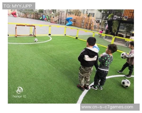 幼儿足球游戏规则详解让孩子们在快乐中学习团队合作与运动精神